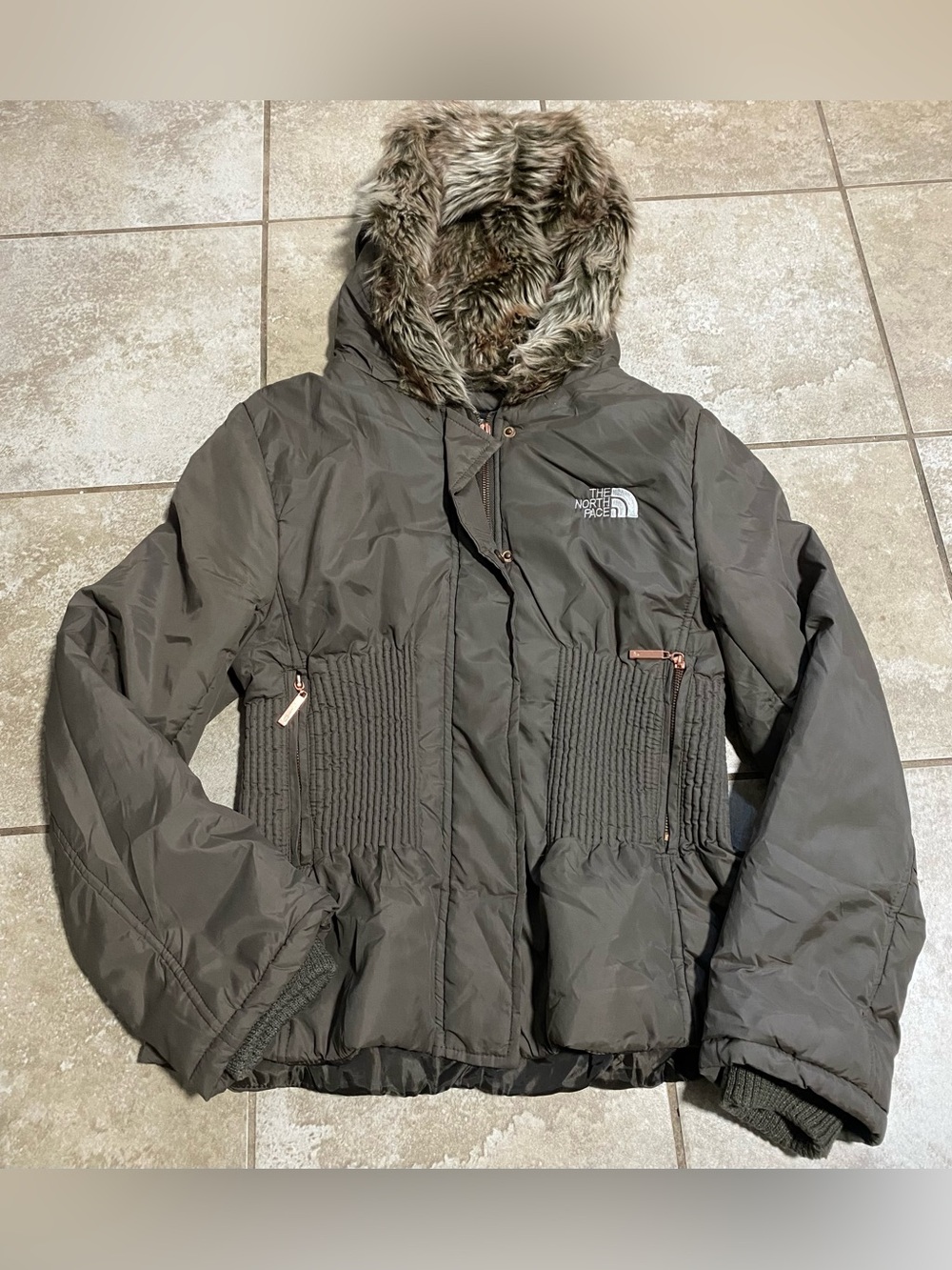 The North Face 800-Fill Down Faux Fur Trim Hooded Winter Jacket - Size L